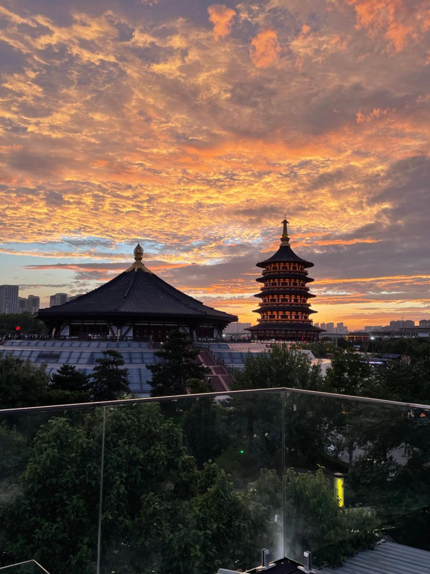 Once Artistic Inn Luoyang 洛陽 エクステリア 写真